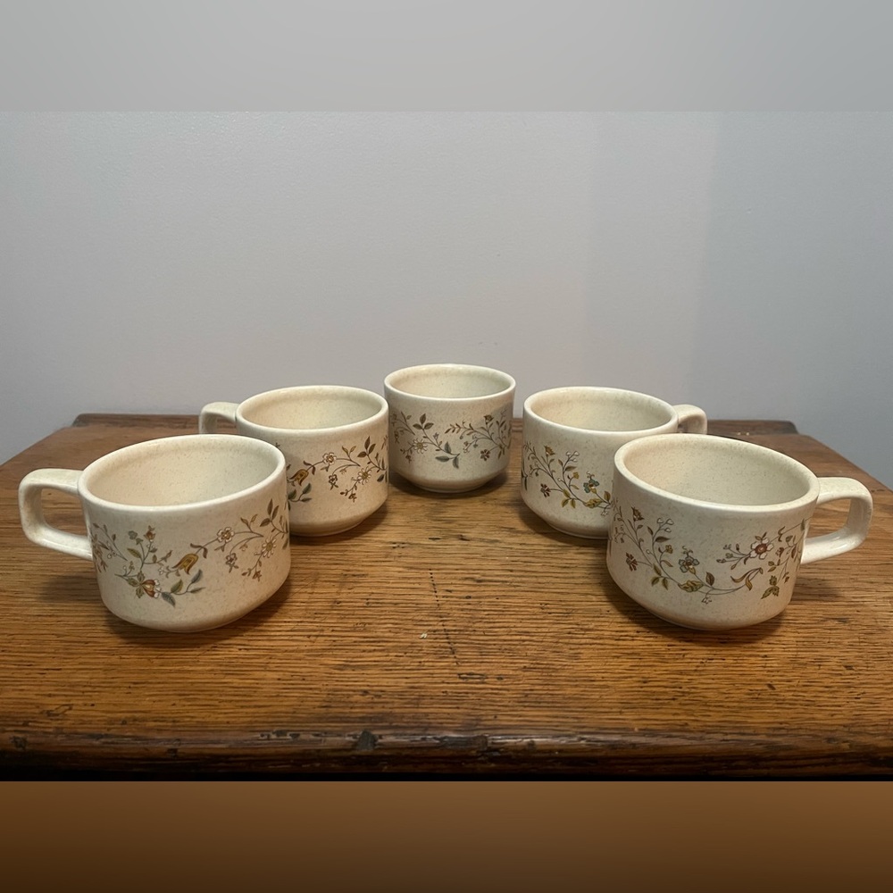 VTG Set of 5 Temper-Ware by Lenox “Merriment” Pattern Tea Cups